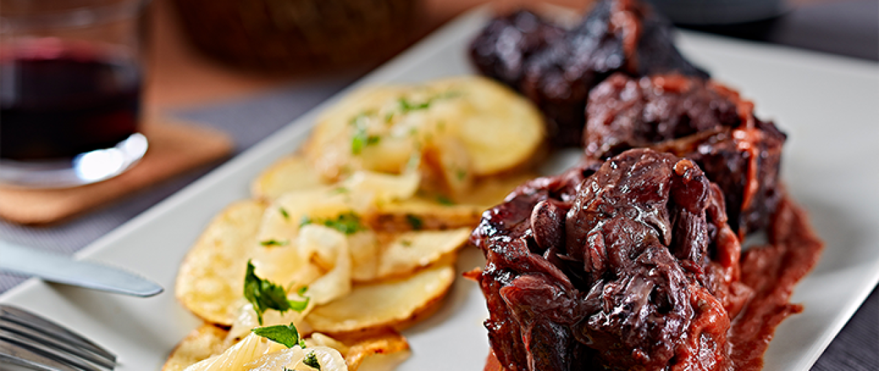 Mo: Schweine-Nackenbraten mit Kartoffelgratin 